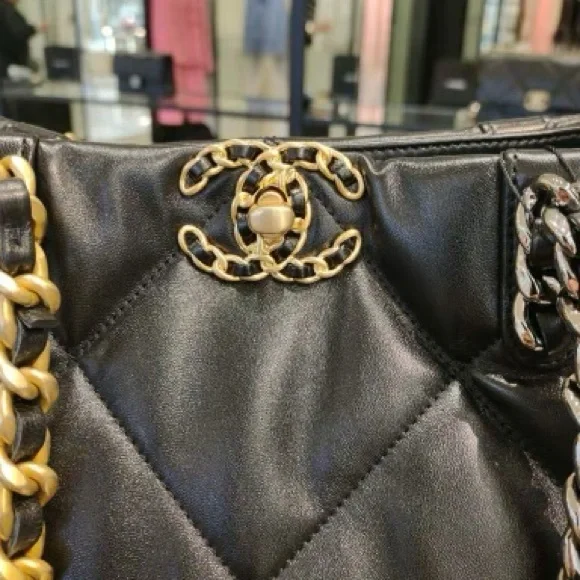 CHANEL 19 Black Leather Tote Handbag Mint 100% Authentic. - Picture 7 of 16